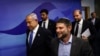 اسرائیلی وزیر اعظم بنجمن نیتن یاہو، بائیں، اور وزیر خزانہ بیزلیل سموٹریچ، دائیں، یروشلم میں وزیر اعظم کے دفتر میں کابینہ کے اجلاس میں شرکت کے لیے پہنچ رہے ہیں، 23 فروری، 2023۔ فائل فوٹو