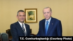 Erdoğan ve Özel CHP Genel Merkezi'nde biraraya geldi.