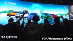 Người xem trước gian hàng của VinFast tại Triển lãm Điện tử Tiêu dùng CES 2023 được tổ chức ở Las Vegas của Mỹ từ 5-8 tháng này.