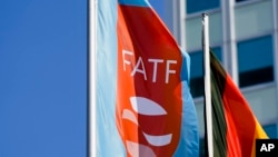 FATF Türkiye’yi, bu yükümlülükleri yeterince karşılamadığı gerekçesiyle Ekim 2021’de listeye almıştı.