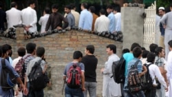 پاکستان: حکومت اور طلبہ کے درمیان امتحانات کا مسئلہ ہے کیا؟